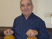 Летчик из Чебоксар передал в поддержку мобилизованным 32 кг меда
