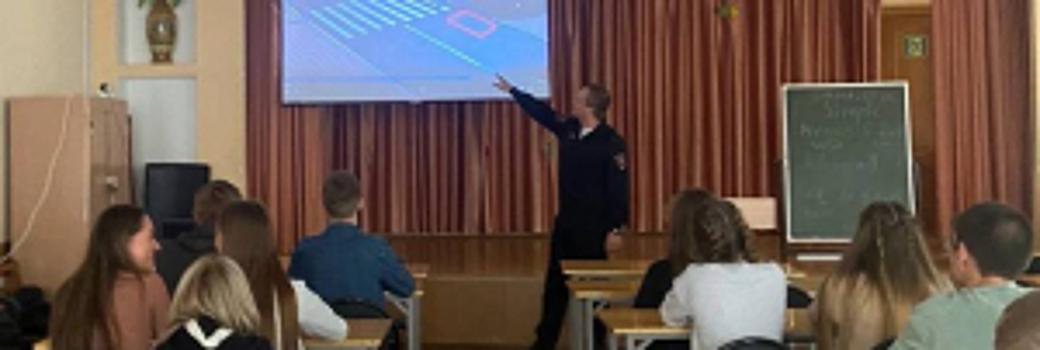 В кировских автошколах проходят занятия «100 вопросов сотруднику Госавтоинспекции»