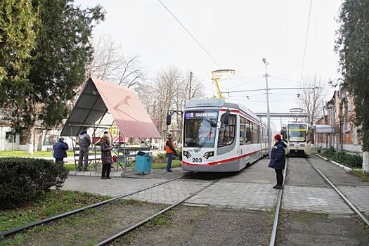 В Краснодаре на маршруты вышли два трехсекционных трамвая