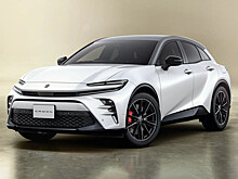 У кроссовера Toyota Crown Sport появилась пара новых версий – базовая и юбилейная