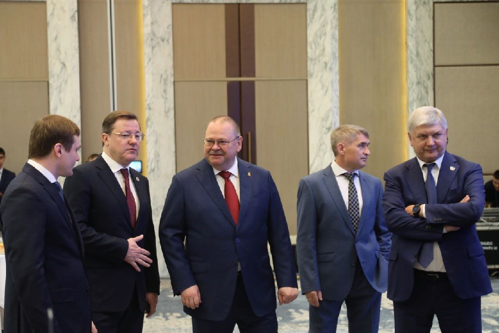 Пензенский губернатор работает в Узбекистане в составе российской делегации
