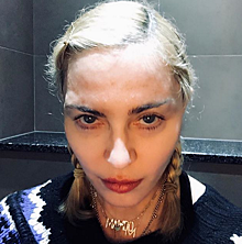 59-летняя Мадонна выложила еще одно голое селфи