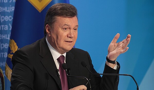 Перенес утрату и женился: роскошная жизнь пенсионера Януковича в России