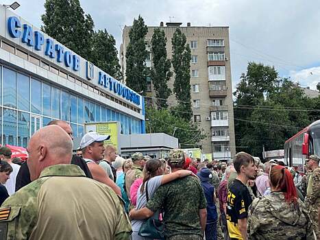 Около ста саратовцев отправились в зону СВО после отпуска