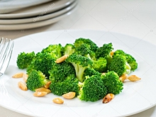 Врачи назвали три продукта, способных защитить от рака