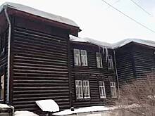 В российском городе начал разваливаться 100-летний дом-памятник
