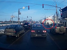 На Московском проспекте сбили парня на велосипеде, который проехал на красный