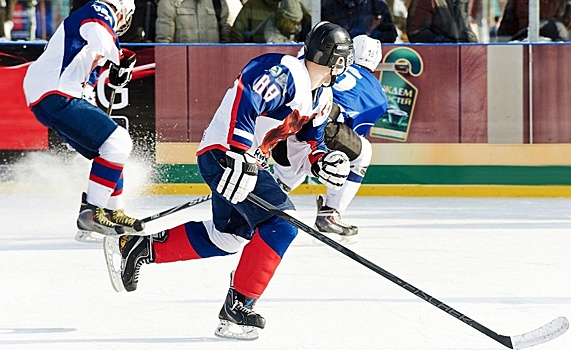 Четыре победы подряд: хоккеисты Плехановки снова стали лучшими на матче