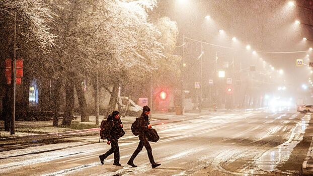 Снег накрыл Москву и Московскую область