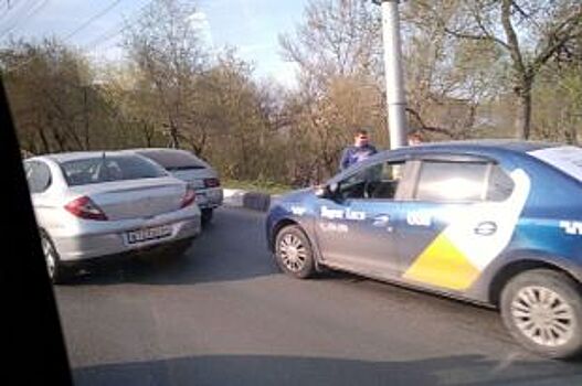 Из-за массового ДТП на "Стрелке" образовалась 8-бальная пробка