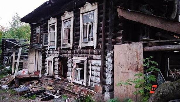 Гореть будет нечему: деревянные дома на улице Береговой в Тюмени снесут весной