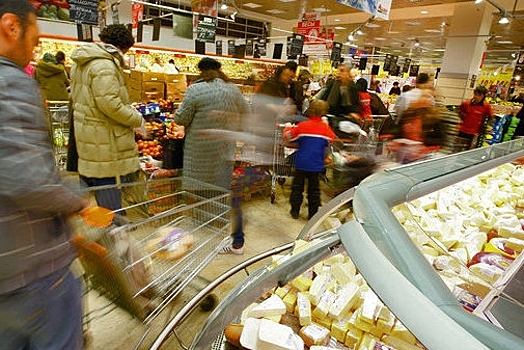 Каждый пятый россиянин экономит на покупках