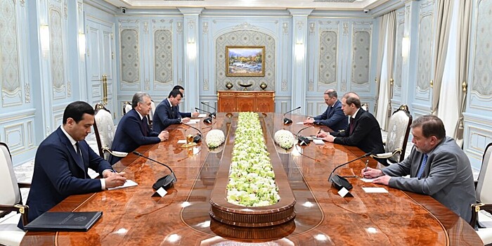 Мирзиеев и Мантуров обсудили производственную кооперацию Узбекистана и России