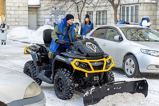 Волонтеры Алексея Вихарева придумали новый способ борьбы со снегом в Екатеринбурге