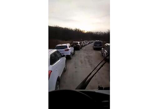 Рыбаки устроили транспортный коллапс на Русском острове