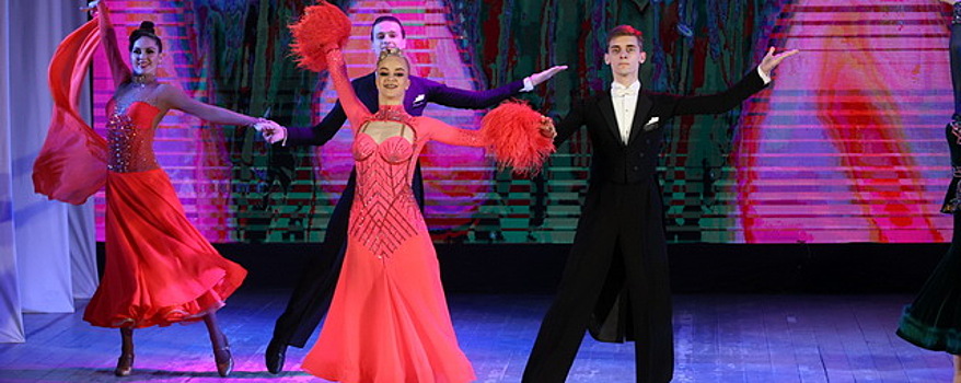 В Дзержинске состоялся праздничный концерт «Весна, цветы и комплименты»