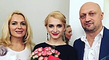 Открытое плечо, яркий макияж: красавица дочь Марии Порошиной и Гоши Куценко показала стильное фото