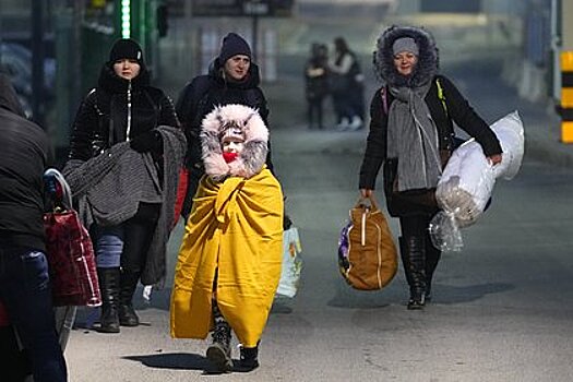 Польша лишит пособий уезжающих из страны украинцев