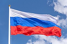 Саратовские суды будут наказывать глав районов за нестиранные флаги