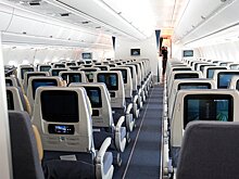 Пассажир Air Astana оштрафован за отказ убирать столик