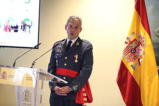 Испанский генерал ушел в отставку из-за скандала с вакциной