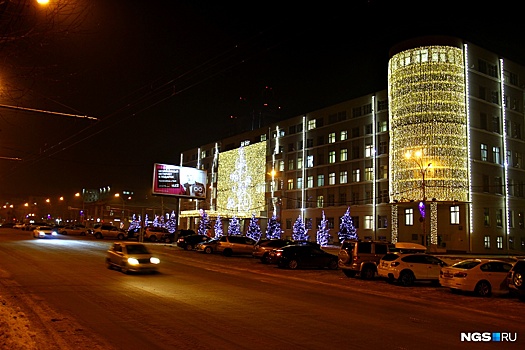 Областное правительство покрылось праздничными лампочками за 3 миллиона