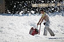 Из-за уборки снега на улицах Петербурга запретят парковку