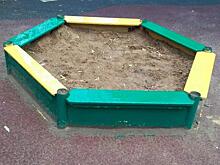 Детская площадка в Таможенном проезде вновь безопасна для малышей