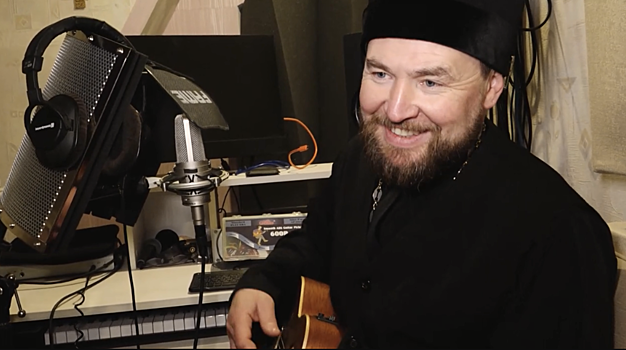 «3 отца»: cвященник создал свою рок-группу