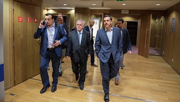 Ципрас не позволил Туску поучать Грецию на саммите ЕС
