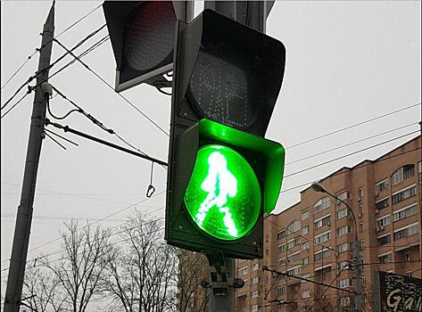 Светофор отремонтировали на Беломорской улице