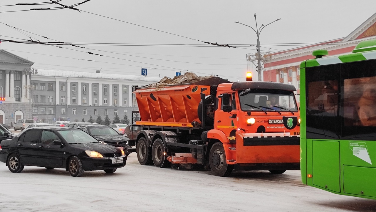 В Курске для уборки дорог создали дополнительные бригады - Рамблер/авто