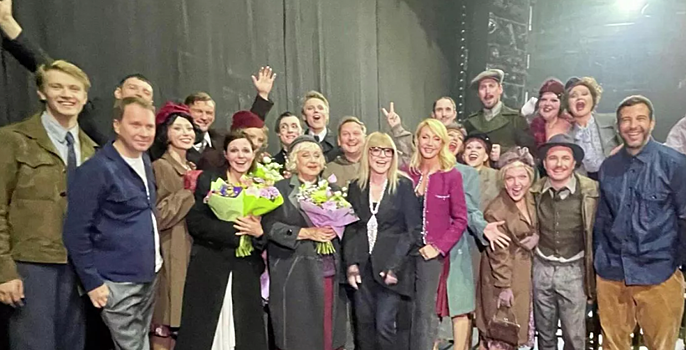 Пугачева в компании Орбакайте и Урганта сходила на спектакль «Кабаре»