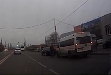 Обиженный водитель устроил разборки с маршруткой в Сызрани