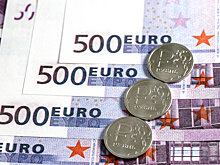 Ряд факторов могут поднять доллар до 78 рублей, евро - до 87 рублей