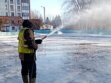 В Пензе снова начали заливать хоккейные площадки