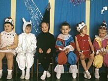 «Все девочки снежинки, а мальчики клоуны»: Новый год в 90-е