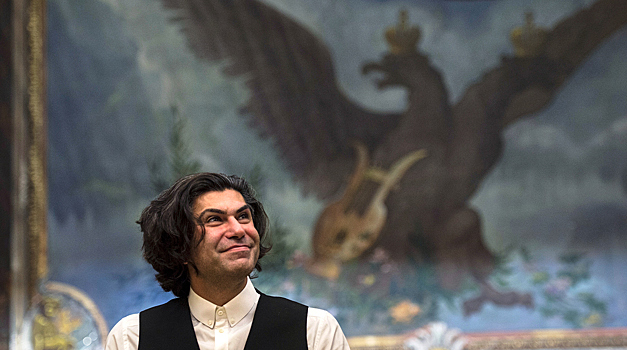 Цискаридзе осудил людей, которые ходят в театры в шлепках и шортах