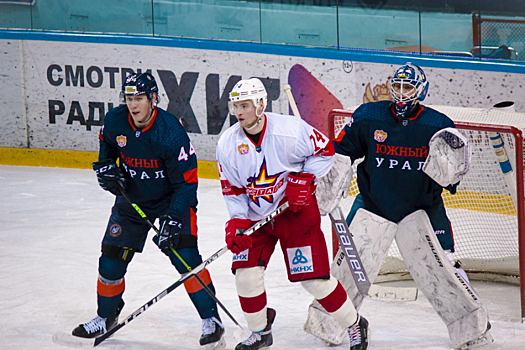 Хоккеисты «Ижстали» уступили на выезде «Южному Уралу»