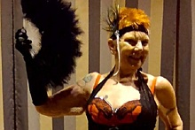 71-летняя британка стала эротической танцовщицей