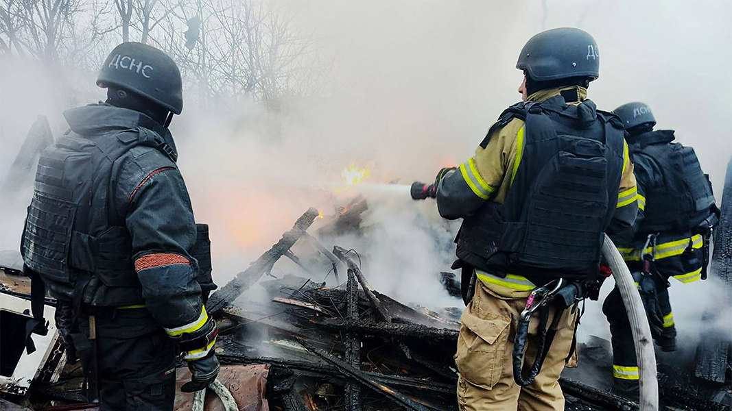 На Украине сгоревший после удара российского беспилотника мост попал на видео