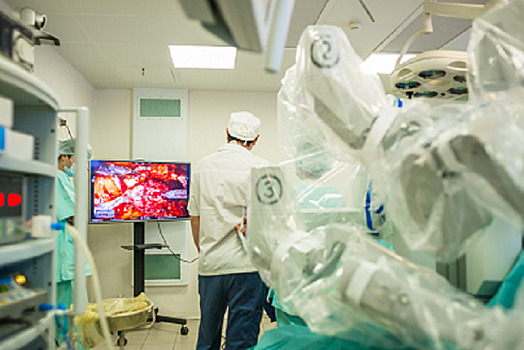 В Уфе робот-хирург провел сложную операцию на легких