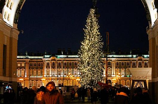 Сколько туристов ждут в Петербурге на Новый год