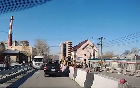 Новосибирские водители проигнорировали запрет поворота с Большевистской на Добролюбова