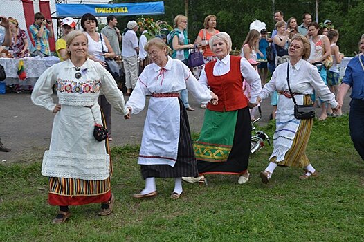 В красноярском Академгородке празднуют Иванов день