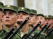 На орловского военнослужащего завели уголовное дело за смартфон
