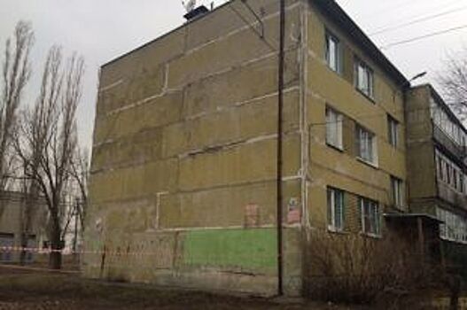Воронежцы живут в разваливающемся панельном доме в Никольском