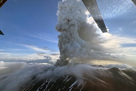 Ученый Самойленко прокомментировал череду извержений вулканов на Камчатке