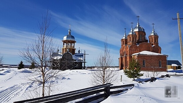 Храм на Шотовой горе, где лежат белые и красные