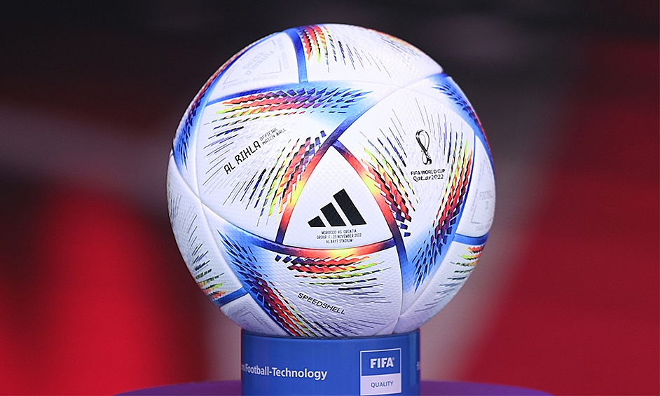 Qatar 2022 — Al Rihla.  Официальным мячом для матчей Катара 2022 года является Al Rihla, что в переводе с арабского означает «путешествие». Снаряд изготавливается  исключительно с использованием чернил и клея на водной основе и на данный момент является самым экологически чистым мячом в мире